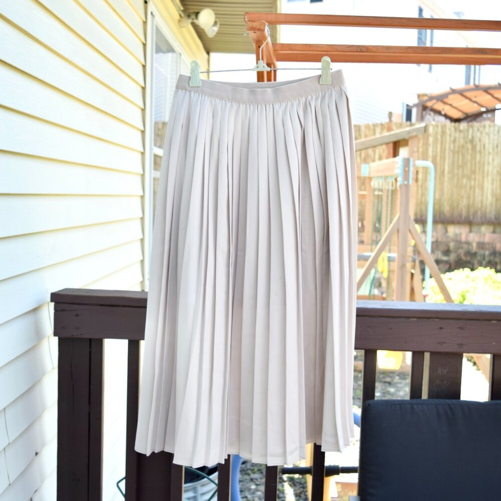 Uniqlo Beige Pleated Full Lined Midi Skirt Sz XS